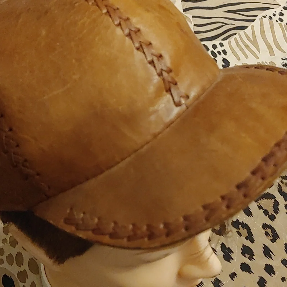 Vintage Leather Ball Cap - Picture 2 of 9